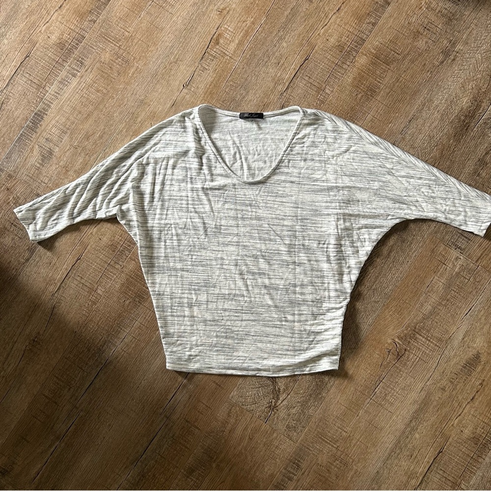 Laila Jayde Light Gray Knit Top